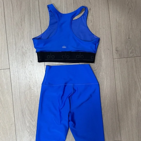 ALO Blue Sports Bra and Leggings - Picture 5 of 5